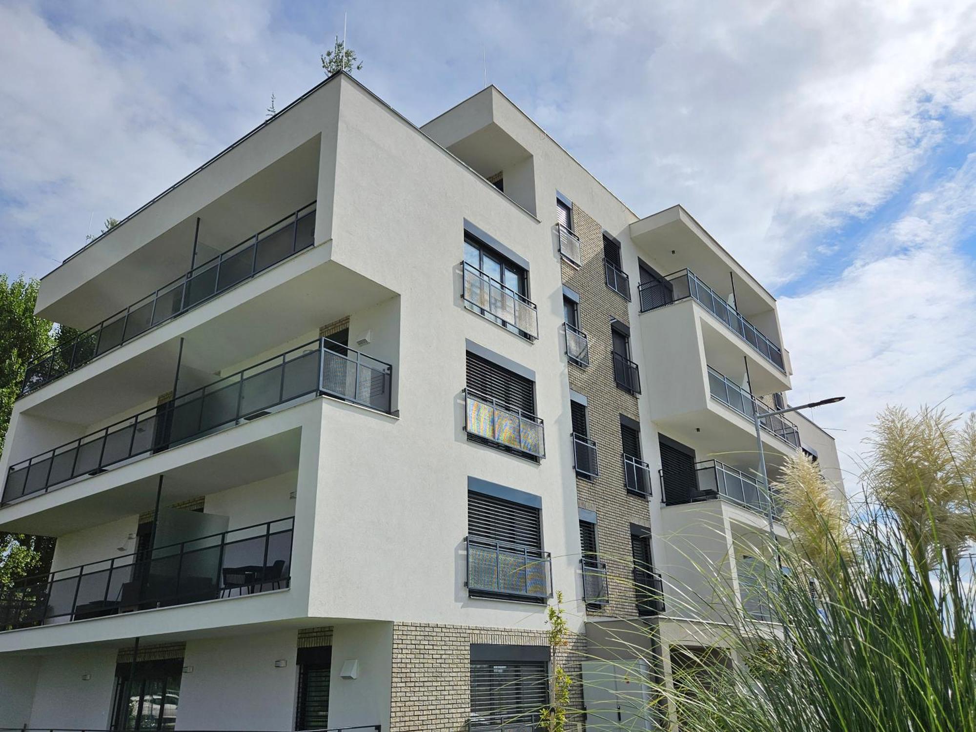 Harmonia Riva Apartman B11 Dunajska Streda Exterior photo