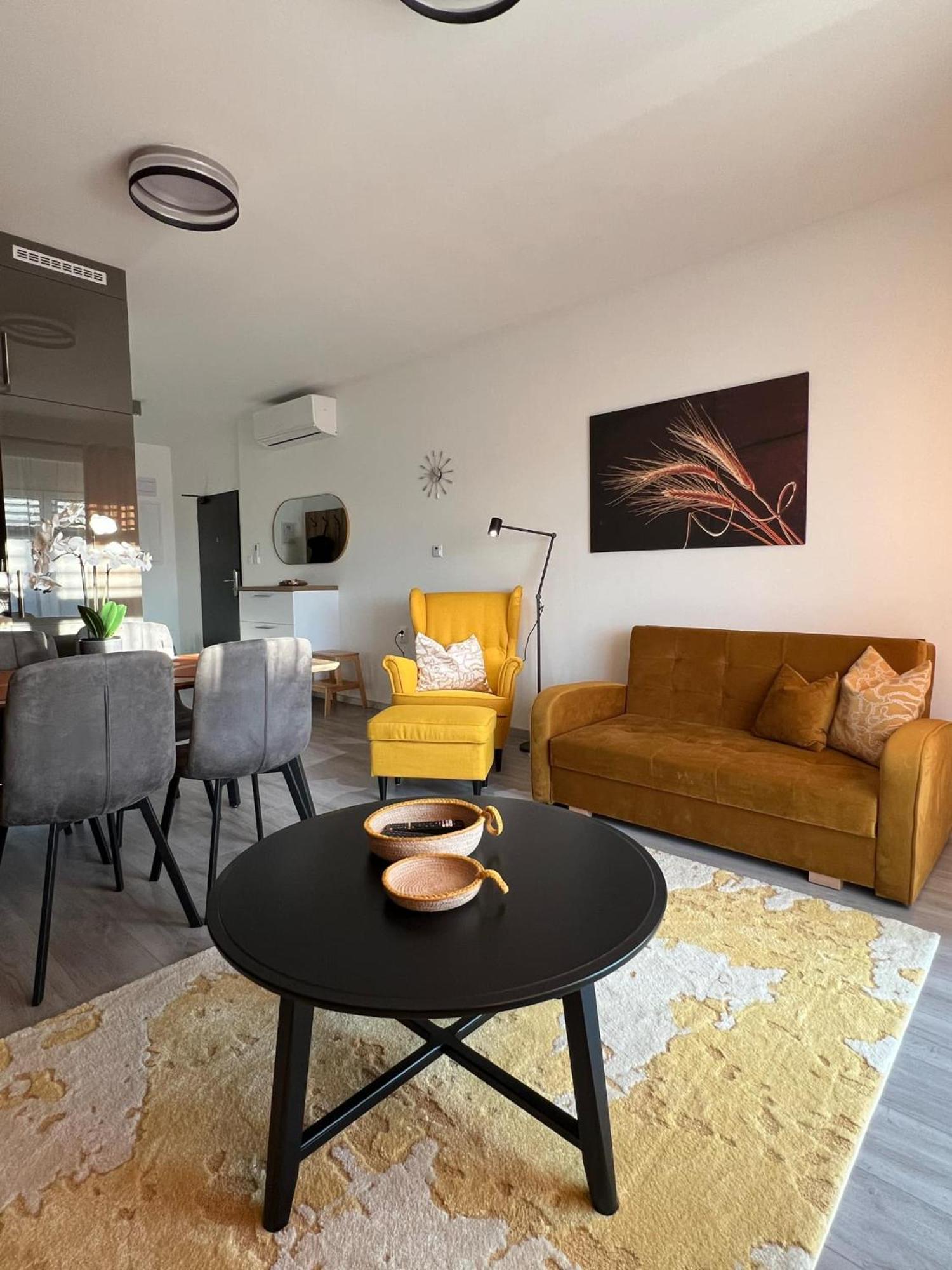 Harmonia Riva Apartman B11 Dunajska Streda Exterior photo
